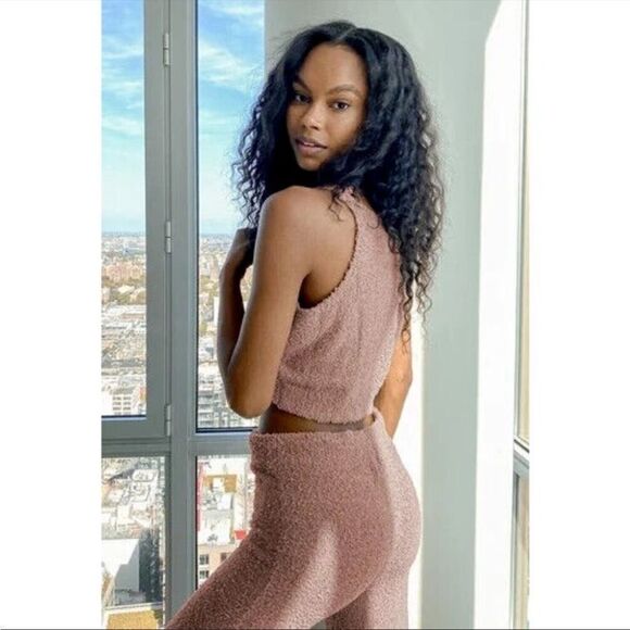 ‎Lulus Teddy-To-Go Top - Picture 2 of 6